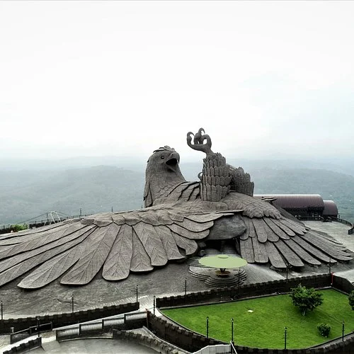 worlds largest bird sculpture
